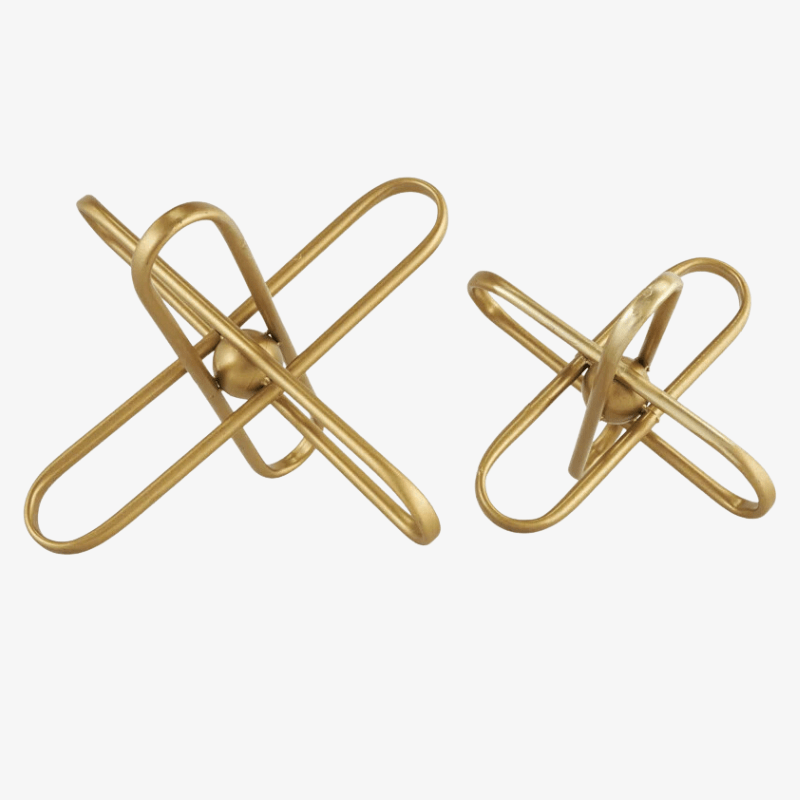 Escultura-geométrica-metal-dorado-detalles-clip